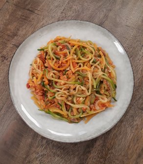 biologisch-maaltijdpakket-courgette-spaghetti-met-linzen-bolognese