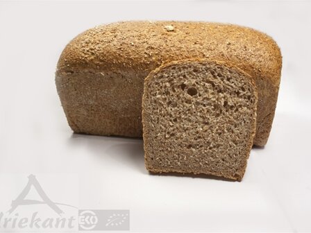 biologisch-volkoren-spelt-brood-driekant